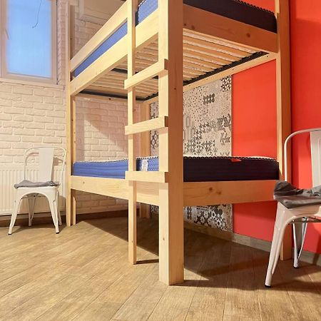 Moonlight Hostel Львов Экстерьер фото