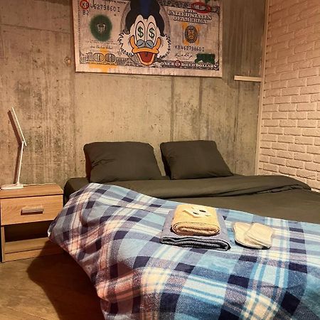 Moonlight Hostel Львов Экстерьер фото