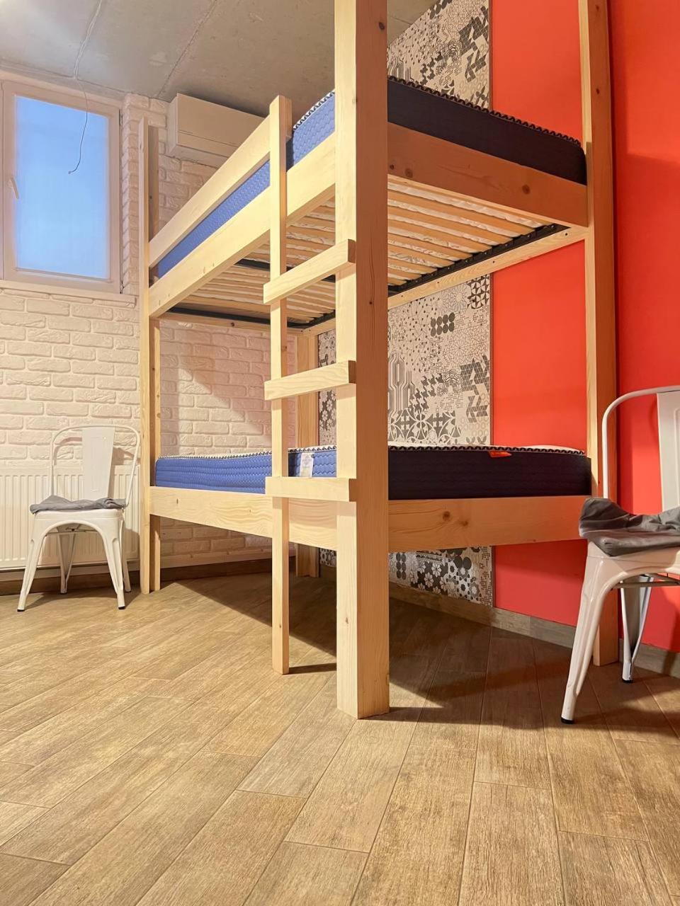Moonlight Hostel Львов Экстерьер фото
