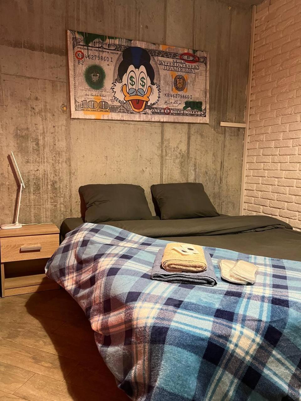 Moonlight Hostel Львов Экстерьер фото