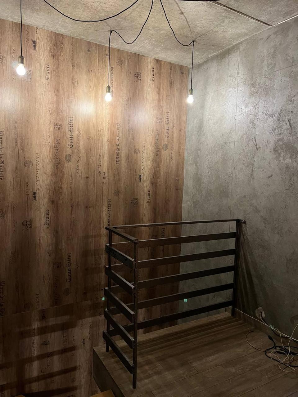 Moonlight Hostel Львов Экстерьер фото