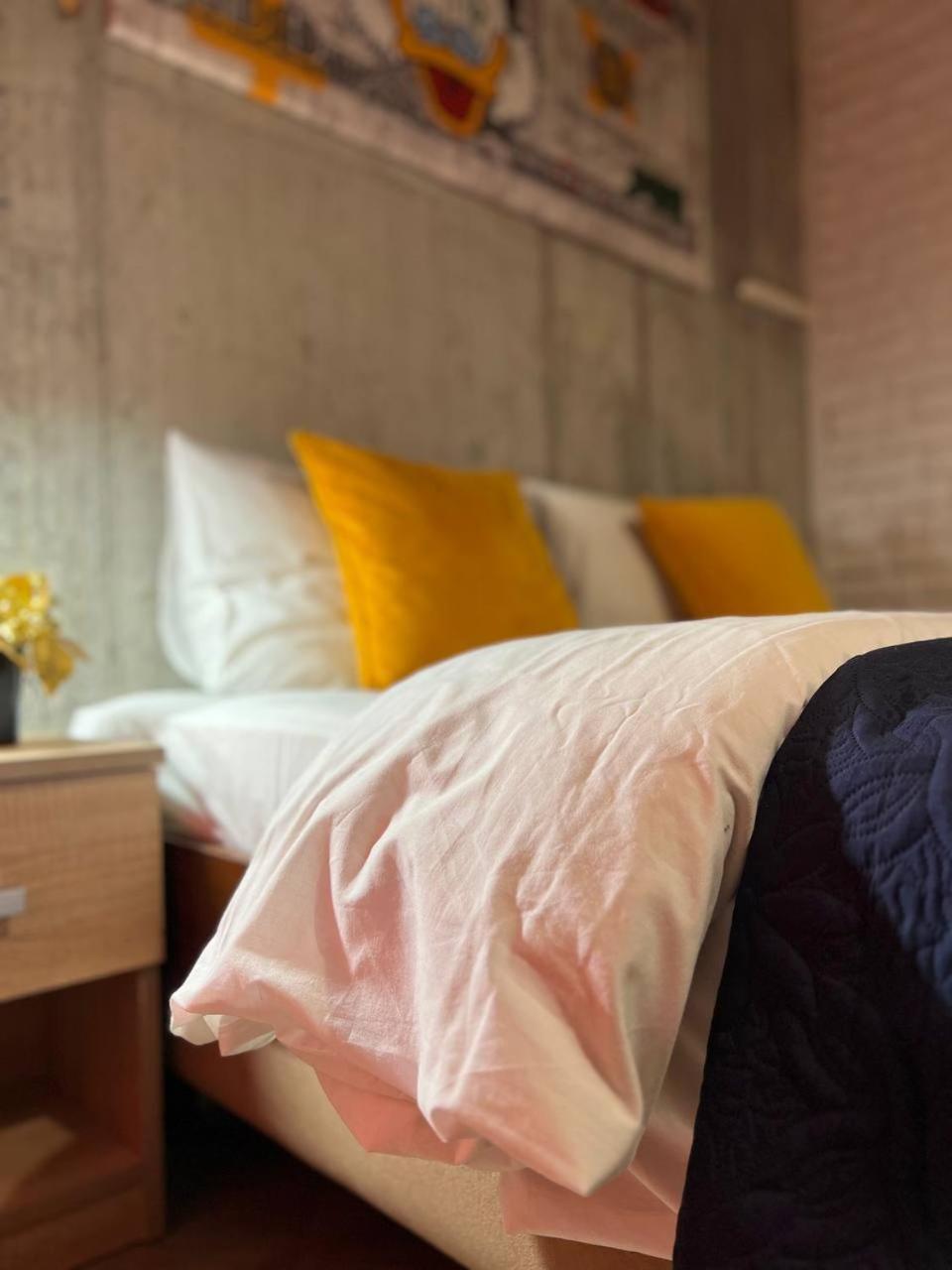 Moonlight Hostel Львов Экстерьер фото