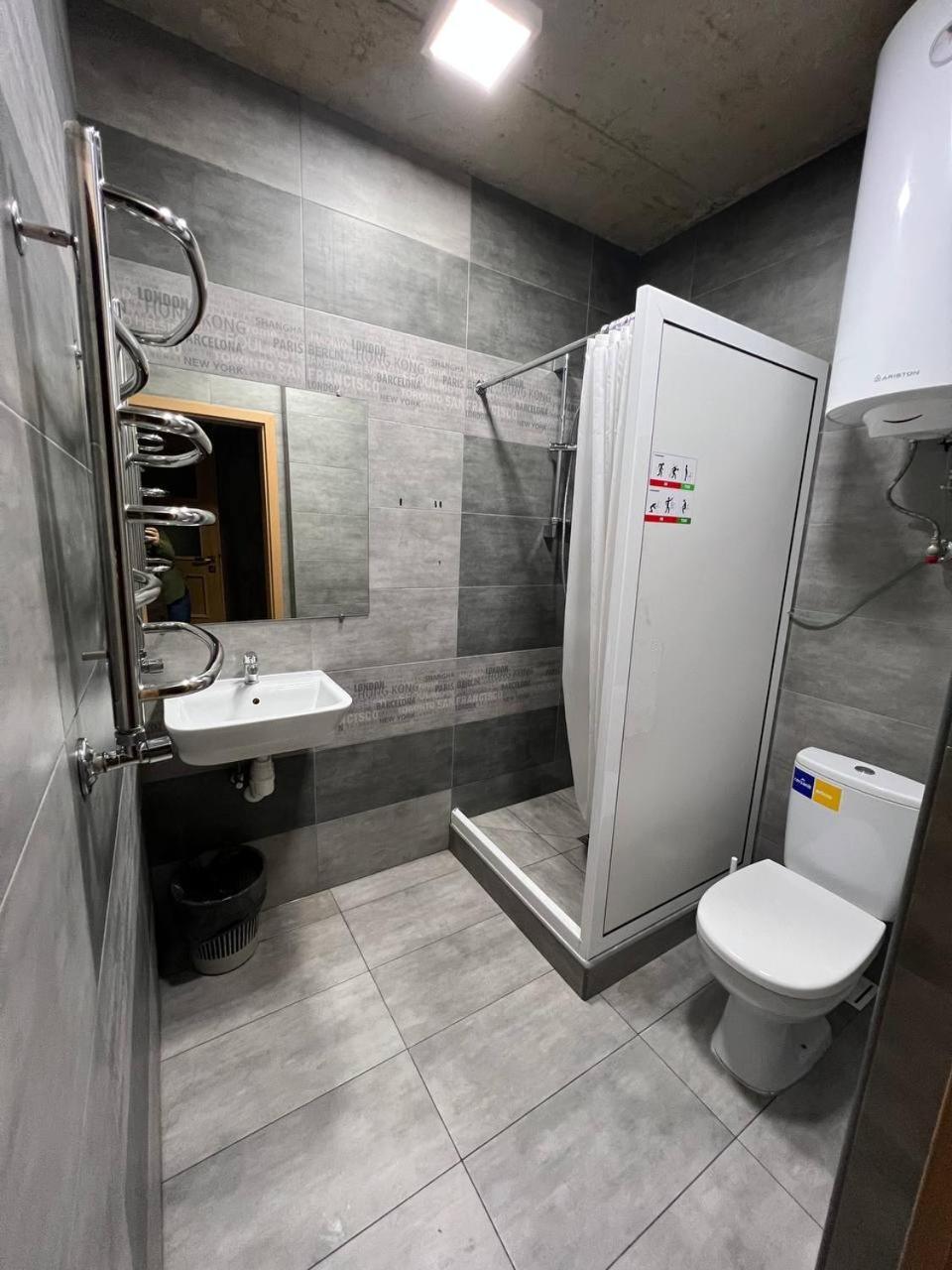 Moonlight Hostel Львов Экстерьер фото