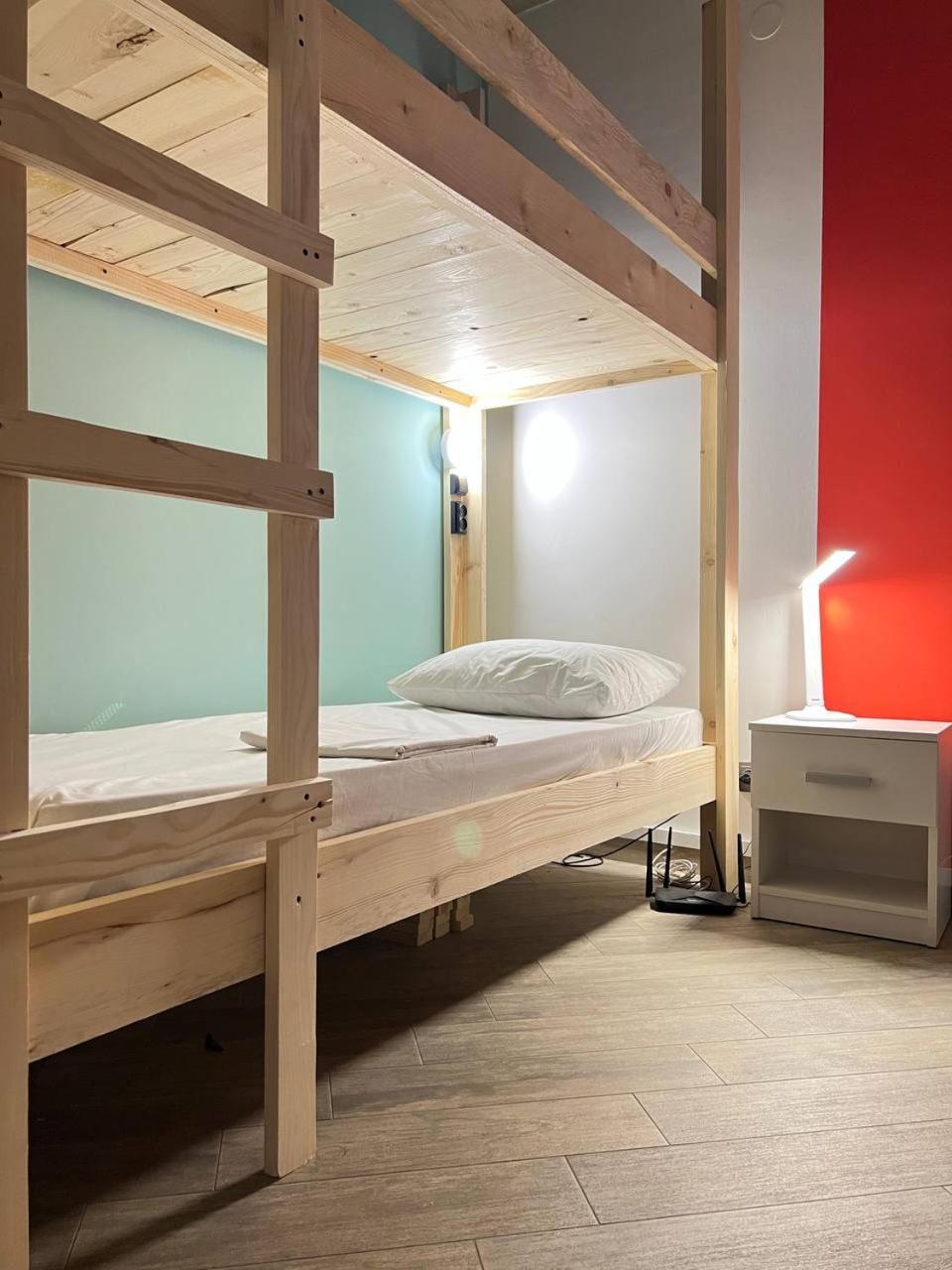 Moonlight Hostel Львов Экстерьер фото