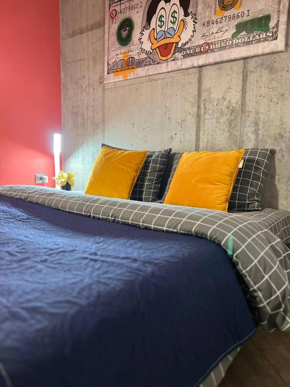 Moonlight Hostel Львов Экстерьер фото